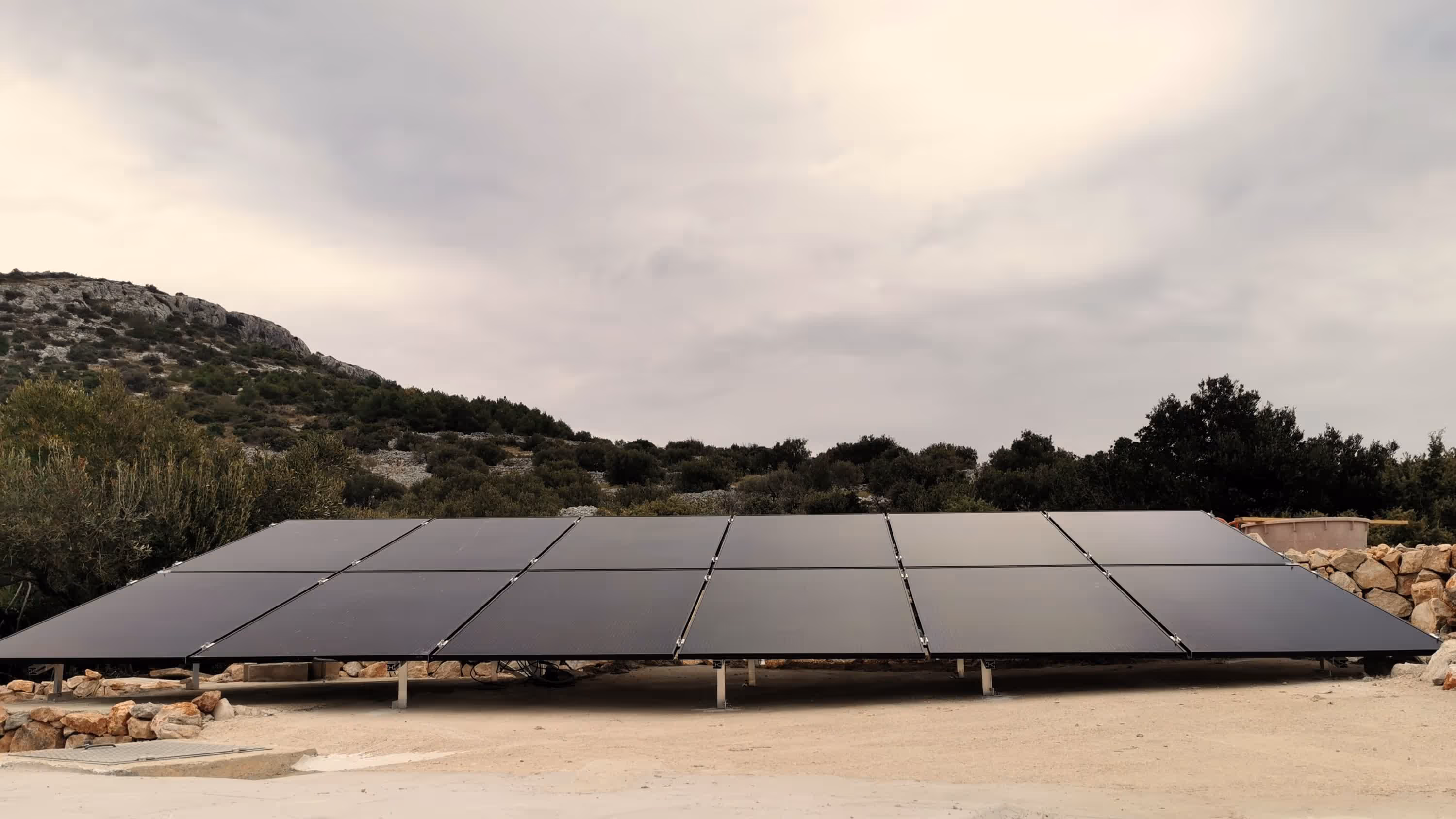 Fotonaponska elektrana — Otok Pašman
